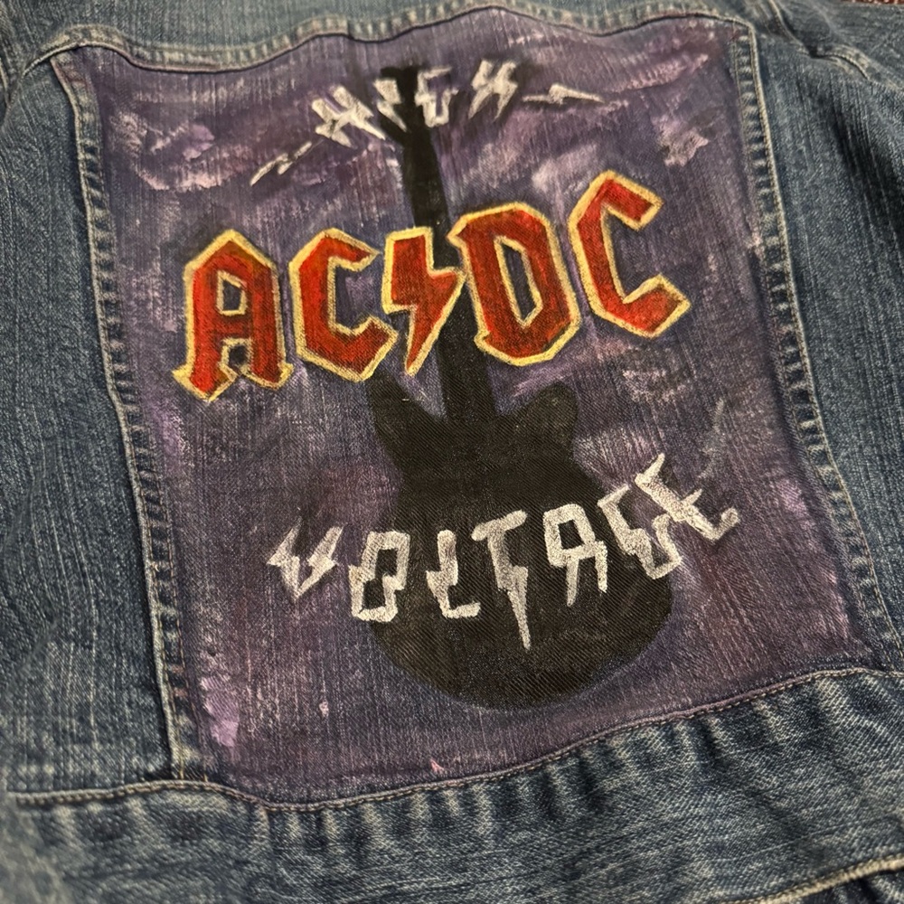 AC/DC rock denim jacket custom hand painted size medium - Picture 4 of 6